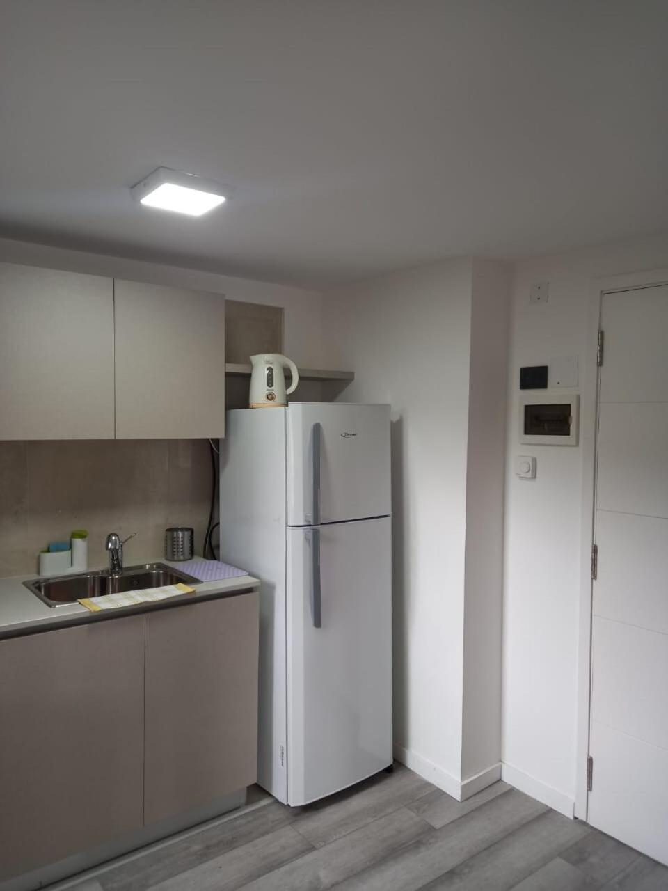 Hermoso Estudio En Barrio Residencial Centrico *