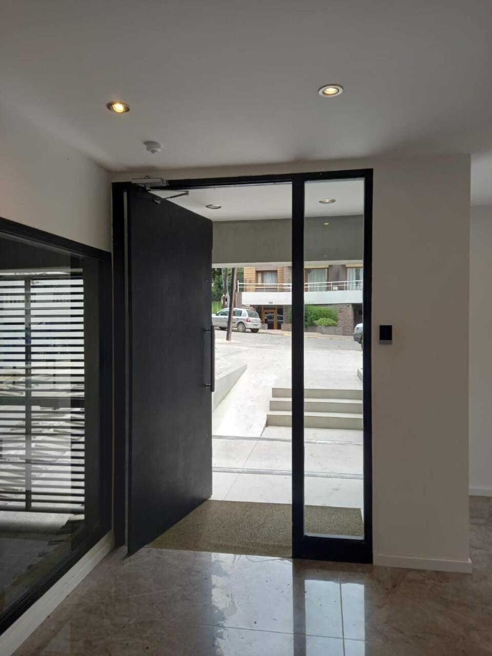 Hermoso Estudio En Barrio Residencial Centrico * San Carlos de Bariloche